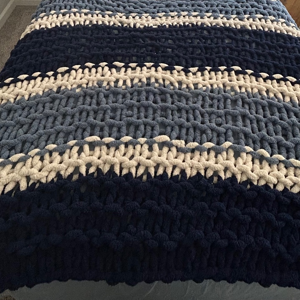 New Oversized chunky crocheted blanket